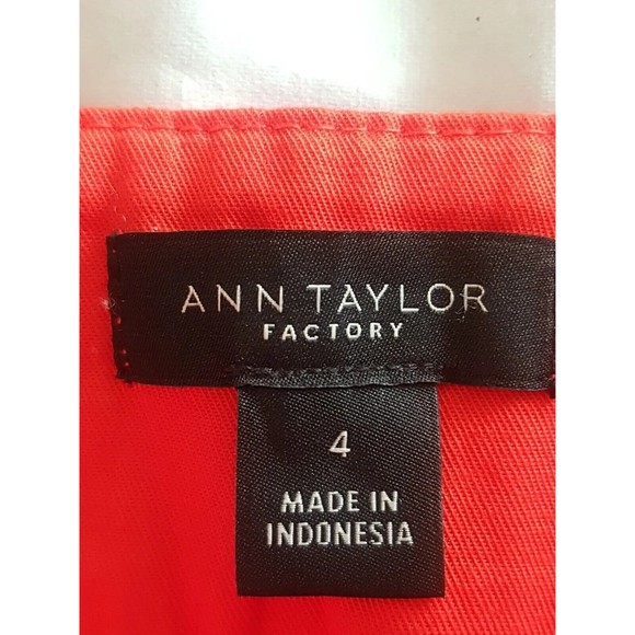 Ann Taylor Womens Pants Sz 4 Cropped Mid Rise Mid Waist Slit Straight Leg Casual - Picture 7 of 12
